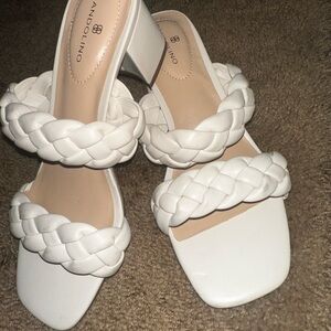 Bandolino white leather braided sandals- Size 7